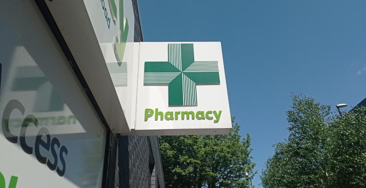 Picture of a pharmacy sign